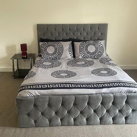 Stylish 1-Bed Apt - Sleeps 4 - Parking - Wifi Manchester Esterno foto