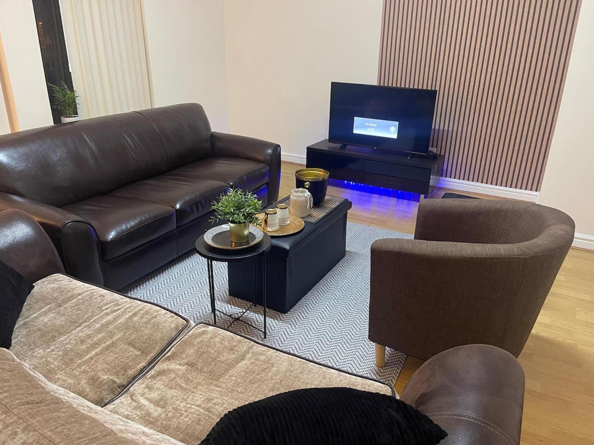 Stylish 1-Bed Apt - Sleeps 4 - Parking - Wifi Manchester Esterno foto